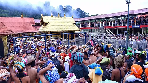 ‘മറ്റുള്ളവയുമായി താരതമ്യം ചെയ്യരുത്’; ശബരിമലയ്ക്കായി നാലാഴ്ചയ്ക്കകം പ്രത്യേക നിയമം കൊണ്ടുവരണമെന്ന് സര്ക്കാരിനോട് സുപ്രീം കോടതി