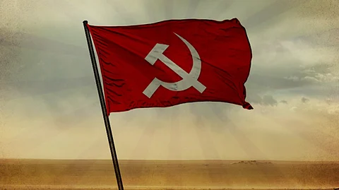 5 വര്ഷം കുറച്ചു ; സിപിഎം കമ്മിറ്റികളില് അംഗങ്ങളുടെ പ്രായപരിധി 75 ആക്കി