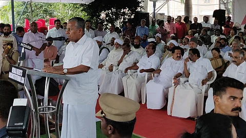 മതരാഷ്ട്രമാക്കാന് ആര്എസ്എസ് ശ്രമം, രാജ്യം അതീവ ഗുരുതര പ്രതിസന്ധിയിലെന്ന് മുഖ്യമന്ത്രി പിണറായി വിജയന്