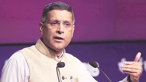 ‘ഇന്ത്യയിലുണ്ടായ ഏറ്റവും വലിയ സാമ്പത്തിക പ്രതിസന്ധി’; രാജ്യം നേരിടുന്നത് അസാധാരണ മാന്ദ്യമെന്ന് മോദിയുടെ മുന് ഉപദേഷ്ടാവ്