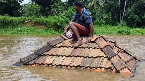 തിരിച്ചടച്ചില്ലെങ്കില് ജപ്തി; ദുരിത ബാധിതരോട് പ്രളയസഹായത്തിന്റെ ഒരു ഭാഗം തിരികെ ചോദിച്ച് സര്ക്കാര്