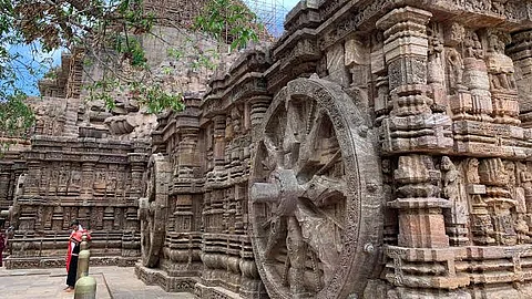 കൊണാര്ക്കിന്റെ മണ്ണിലേക്ക് പോകാം, വാസ്തുവിദ്യ വിസ്മയം കണ്നിറച്ച് കാണാം