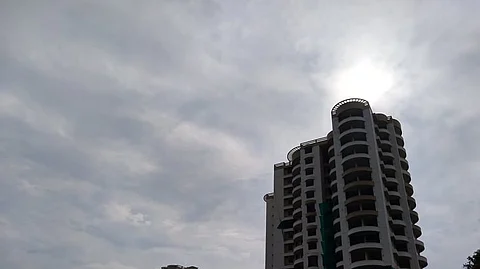 മരട് ഫ്ളാറ്റ് പൊളിക്കല്: ‘ഇന്ഷുറന്സ് പരിരക്ഷയില് വ്യക്തതയില്ല’; പ്രതിഷേധം കടുപ്പിച്ച് സമീപവാസികള്