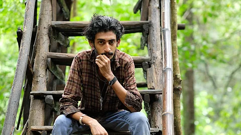 ‘മൊബൈല് ഷോപ്പില് നിന്ന് വെനീസിലേക്ക്’; ‘ചോല’ ലൈഫിലെ ഏറ്റവും വലിയ ക്ലാസ് : അഖില് വിശ്വനാഥ് അഭിമുഖം