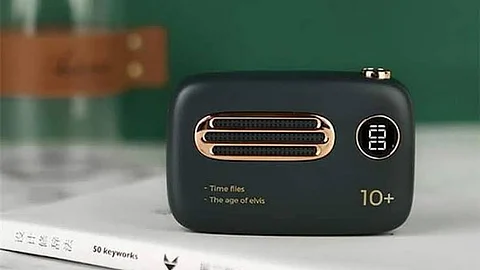 റേഡിയോയും  കേട്ട് ചാര്ജ്  ചെയ്യാം, ഇത് ഷവോമിയുടെ എഫ് എം പവർ ബാങ്ക്