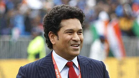 ഒടുവില് ആ ഹോട്ടല് ജീവനക്കാരനെ സച്ചിന് കണ്ടെത്തി; റിസ്റ്റ് ഗാര്ഡ് ഉപദേശിച്ചുമാറ്റിയത് ഗുരുപ്രസാദ്