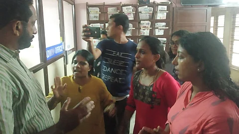 സദാചാര ആക്രമണപരാതി: രാധാകൃഷ്ണന് രാജി വെക്കേണ്ടെന്ന് പ്രസ് ക്ലബ്; വീണ്ടും ഓഫീസ് ഉപരോധിച്ച് വനിതാ മാധ്യമപ്രവര്ത്തകര്