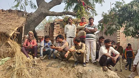 ഉന്നാവ്: സഹോദരിക്ക് ജോലി; കുടുംബത്തിന് സുരക്ഷ; പെണ്കുട്ടിയുടെ മൃതദേഹം സംസ്കരിച്ചു