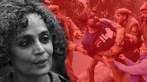 ‘എത്ര പേരെ, എത്ര നാളത്തേക്ക് അടിക്കും ?’ ; ഇത്തവണ ഫാസിസ്റ്റുകള്ക്ക് നമ്മളെ തടയാനാവില്ലെന്ന് അരുന്ധതി റോയ്