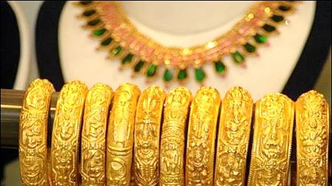 പൊന്നുംവിലയില് സ്വര്ണം, പവന് 30,200