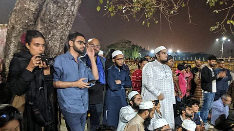 വിദ്യാര്ത്ഥികളെ ആക്രമിക്കാന് എബിവിപി-ബജ്റംഗ്ദള് ഗുണ്ടകളെ വി സി വാടകയ്ക്കെടുത്തെന്ന് ഉമര് ഖാലിദ്