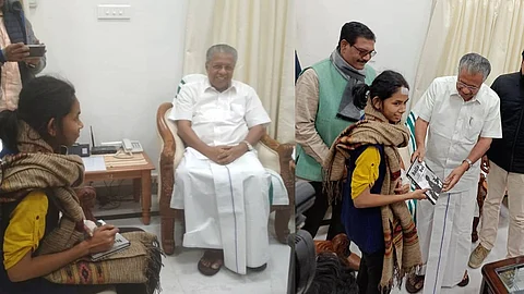 ജെഎന്യു: ‘വിദ്യാര്ത്ഥി പോരാട്ടത്തിന്റെ ശക്തി ആ കണ്ണുകളിലുണ്ട്’ ; കൂടിക്കാഴ്ചയില് അയ്ഷി ഘോഷിന് ‘ഹല്ലാ ബോല്’ നല്കി പിണറായി