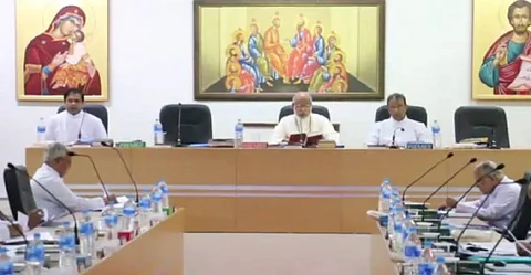 ‘പ്രണയം നടിച്ച് പെണ്കുട്ടികളെ മതംമാറ്റി തീവ്രവാദത്തിന് ഉപയോഗിക്കുന്നു’; ലൗ ജിഹാദ് ആരോപണത്തില് സ്വരം കടുപ്പിച്ച് സിറോ മലബാര് സഭ