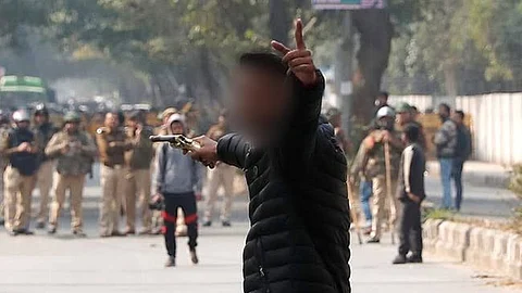 ജാമിയ: വെടിവെച്ചത് സ്കൂള് വിദ്യാര്ത്ഥി; വധശ്രമത്തിന് കേസെടുത്തു