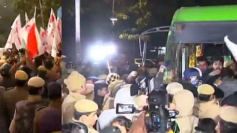 ചര്ച്ച പരാജയം, ഡല്ഹിയില് ജെഎന്യു വിദ്യാര്ത്ഥികളുടെ മാര്ച്ചില് സംഘര്ഷം