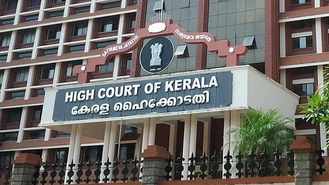 ‘നൂറ് മരങ്ങള് നടണം’; വീഴ്ച വരുത്തിയ വ്യവസായ ഡയറക്ടര്ക്ക് ഹൈക്കോടതിയുടെ ശിക്ഷ