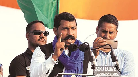 ‘മനുസ്മൃതിയില് വിശ്വസിക്കുന്നത് ആര്എസ്എസ്’, മനുവാദം ഇല്ലാതാകണമെങ്കില് ആര്എസ്എസിനെ നിരോധിക്കണമെന്ന് ചന്ദ്രശേഖര് ആസാദ്