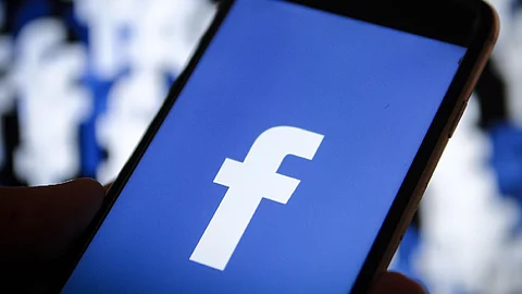 ഫെയ്സ്ബുക്കില് വിദ്വേഷമുണ്ടാക്കുന്ന കമന്റ്; പൊലീസുകാരനെ സ്ഥലം മാറ്റി