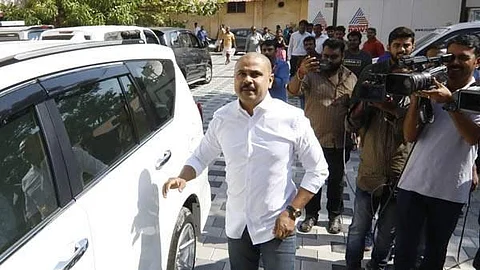 ഒരേ കേസില് താന് ഇരയും പ്രതിയുമെന്ന ദിലീപിന്റെ വാദം തള്ളി ഹൈക്കോടതി ; കുറ്റപത്രം വിഭജിക്കില്ല