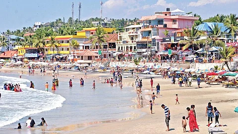 വിദേശ ടൂറിസ്റ്റുകളെ പുറത്തേക്ക് അയക്കരുത്; നിര്ദേശങ്ങള് പാലിച്ചില്ലെങ്കില് കര്ശന നടപടിയെന്ന് റിസോര്ട്ട് ഉടകള്ക്ക് മുന്നറിയിപ്പ്