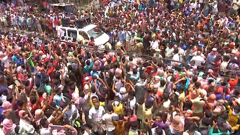 ‘സര്ക്കാര് പറയുന്നതൊന്നും തൊഴിലുടമകള് ചെയ്തുതരുന്നില്ല’, എങ്ങനെയങ്കിലും നാട്ടിലെത്തമെന്ന് അതിഥിതൊഴിലാളികള്