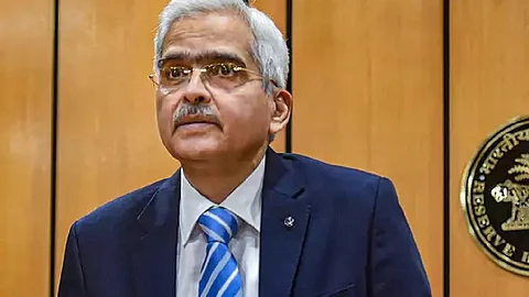 എല്ലാ വായ്പകള്ക്കും മൂന്നുമാസം മൊറട്ടോറിയം, പലിശ നിരക്ക് കുറച്ചു; കൊവിഡിനെ നേരിടാന് പ്രഖ്യാപനങ്ങളുമായി ആര്ബിഐ