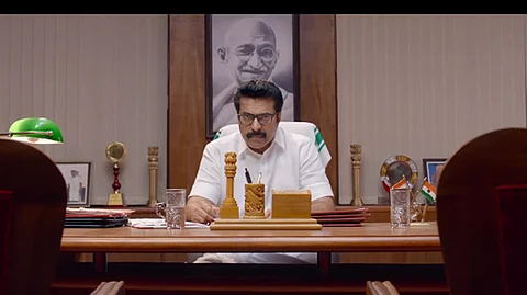 ‘നിര്ഭാഗ്യവശാല് നമ്മുടെ രാജ്യത്ത് ജനാധിപത്യത്തിന്റെ അര്ത്ഥം അതാണ്’, മമ്മൂട്ടിയുടെ മുഖ്യമന്ത്രിക്ക് പറയാനുള്ളത്