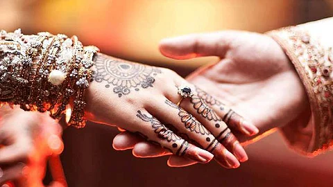 ‘ലോക്ക് ഡൗണ് പ്രഖ്യാപിച്ചു’; വീഡിയോ കോളിലൂടെ നിക്കാഹ് നടത്തി വധുവും വരനും