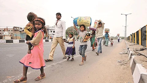 ഒരൊറ്റ രാത്രിയില് അതിര്ത്തികള് അടക്കുമ്പോള് ആരും അവരെ ഓര്ത്തില്ല, ആരും അവര്ക്കു വേണ്ടി സംസാരിച്ചില്ല