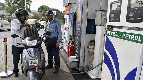 പെട്രോളിനും ഡീസലിനും വില കൂടും; എക്സൈസ് നികുതി വര്ദ്ധിപ്പിച്ചു