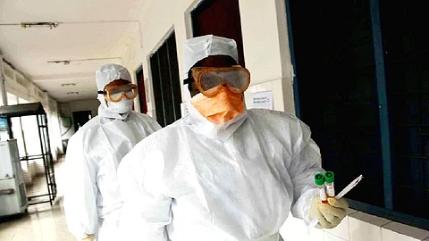 കോവിഡ്: നിരീക്ഷണത്തിലുള്ളയാള്ക്ക് അപകടം, ഗുരുതരപരുക്കേറ്റയാളെ അറിയാതെ ചികിത്സിച്ച് ഡോക്ടര്മാര്, 50ലേറെ പേര് നിരീക്ഷണത്തില്