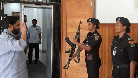 മുഖ്യമന്ത്രി പിണറായി വിജയന് സുരക്ഷയൊരുക്കിയത് വനിത കമാന്റോകള്; സ്റ്റേഷനുകള് ഭരിച്ചത് വനിതാ ഉദ്യോഗസ്ഥര്