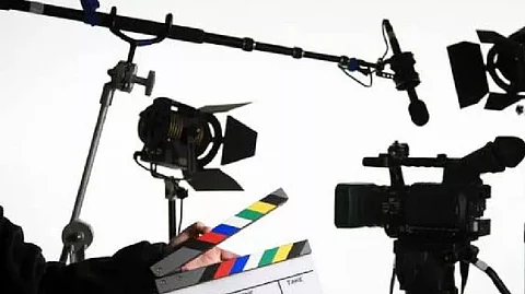 സിനിമകള്ക്ക് പിന്നാലെ സീരിയല് ചിത്രീകരണവും നിര്ത്തി