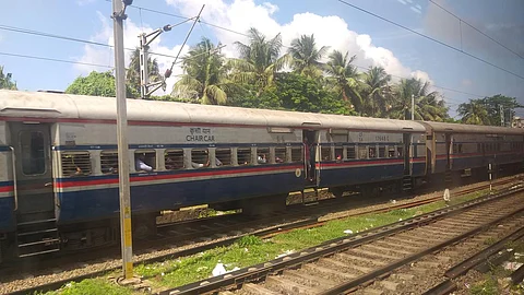 കൊവിഡ് 19: ജനശതാബ്ദിയുള്പ്പെടെ 12 ട്രെയിനുകള് റദ്ദാക്കി