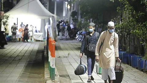 ‘6 മരണം, 200 പേര്ക്ക് ലക്ഷണങ്ങള്’; കൊവിഡ് വ്യാപന ഭീതിയില് നിസാമുദ്ദീന്