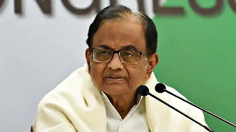 ‘പാവപ്പെട്ടവരുടെ അക്കൗണ്ടില് എത്രയും പെട്ടെന്ന് പണം നിക്ഷേപിക്കണം’; പ്രധാനമന്ത്രിക്ക് ചിദംബരത്തിന്റെ 10 നിര്ദേശങ്ങള്