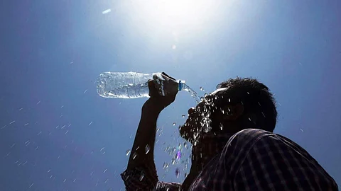 കോഴിക്കോട് ജില്ലയില് ഇന്നും നാളെയും ഉഷ്ണതരംഗത്തിന് സാധ്യത; പകല് സമയത്ത് പുറത്തിറങ്ങുന്നത് ഒഴിവാക്കണമെന്ന് മുന്നറിയിപ്പ്