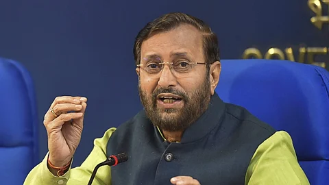 ‘പ്രധാനമന്ത്രി ആശങ്ക അറിയിച്ചു’ ; മാധ്യമ വിലക്കില് പിഴവുണ്ടെങ്കില് തിരുത്തുമെന്ന് പ്രകാശ് ജാവദേക്കര്