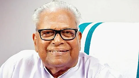 ‘ആരോഗ്യം വീണ്ടെടുത്തു’; ഒരു മാസത്തിനകം പൊതുപരിപാടികളില് പങ്കെടുക്കാനാകുമെന്ന് വിഎസ്