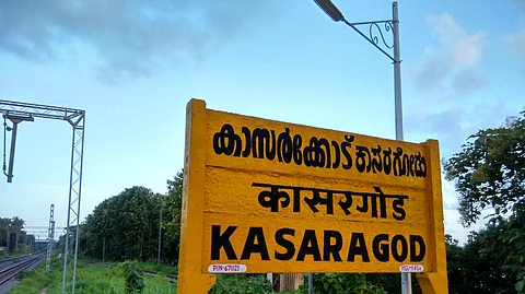 കാസര്കോട്ടെ നിയന്ത്രണം വെള്ളിയാഴ്ച അര്ധരാത്രിമുതല് പ്രാബല്യത്തില്, ലംഘിക്കുന്നവര്ക്കെതിരെ നടപടി