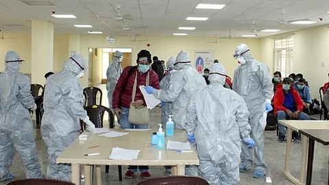 ഉത്സവത്തില് പങ്കെടുത്ത് കോവിഡുള്ള യുകെ പൗരന്, നാട്ടുകാര്ക്കൊപ്പം വീഡിയോയും ; കെടിഡിസി അധികൃതരുടേത് ഗുരുതര വീഴ്ച