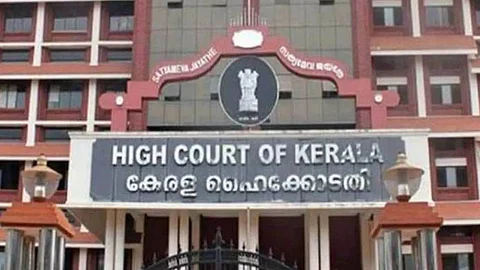 വാളയാര് കേസ്; വെറുതെ വിട്ട പ്രതികളെ അറസ്റ്റ് ചെയ്യണമെന്ന് ഹൈക്കോടതി