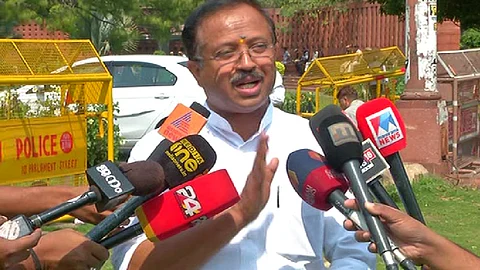 ‘ഇറ്റലിയില് കുടുങ്ങിയവരില് കൊറോണയില്ലാത്തവരെ രാജ്യത്തെത്തിക്കും’; മെഡിക്കല് സംഘത്തെ അയയ്ക്കുമെന്നും കേന്ദ്രമന്ത്രി വി മുരളീധരന്