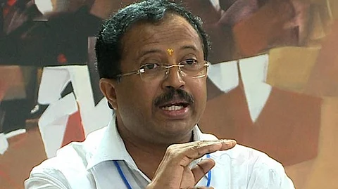 ‘ഏഷ്യാനെറ്റ് ക്ഷമ ചോദിച്ചു’; ഒരേ കുറ്റത്തിന് രണ്ട് ശിക്ഷ പാടില്ലെന്നതിനാല് മീഡിയ വണ്ണിന്റെ വിലക്കും പിന്വലിച്ചെന്ന് വി മുരളീധരന്