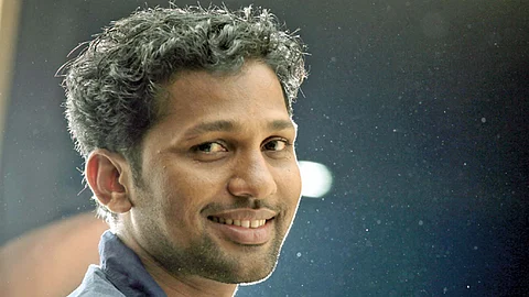 ‘ഈട്ന്ന് കൊറോണ ബദ്ക്കും’, ഇച്ഛക്കനുസരിച്ച് പോയ ഇച്ചയെ പോലല്ല എല്ലാ കാസര്കോട്ടുകാരും, പിവി ഷാജികുമാറിന്റെ കുറിപ്പ്