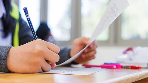 സംസ്ഥാനത്തെ മുഴുവന് പരീക്ഷകളും മാറ്റി; ഉന്നതതല യോഗത്തില് തീരുമാനം