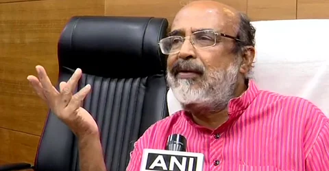 നല്ല മനസ്സുള്ളവര് മാത്രം ഒരു മാസത്തെ ശമ്പളം സംഭാവന ചെയ്താല് മതിയെന്ന് ധനമന്ത്രി