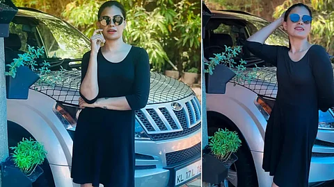 ‘എപ്പോഴും പരമ്പരാഗത വസ്ത്രം മാത്രം ധരിച്ചാല് പറ്റില്ലല്ലോ’, വസ്ത്രധാരണത്തെ ചോദ്യം ചെയ്തവര്ക്ക് അനുശ്രീയുടെ മറുപടി