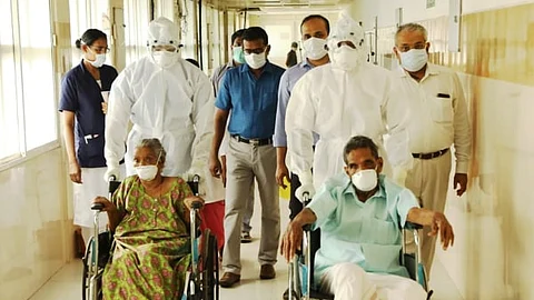 93 കാരന് തോമസും 88 കാരി മറിയാമ്മയും ആശുപത്രി വിട്ടു ;കൊവിഡ് മുക്തരാകുന്ന ഏറ്റവും പ്രായമേറിയ ദമ്പതികള്