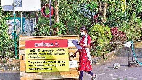 കൊവിഡ് കേസുകള് കൂടുന്നു; കാസര്കോട് നാലിടത്ത് ട്രിപ്പിള് ലോക്ഡൗണ്